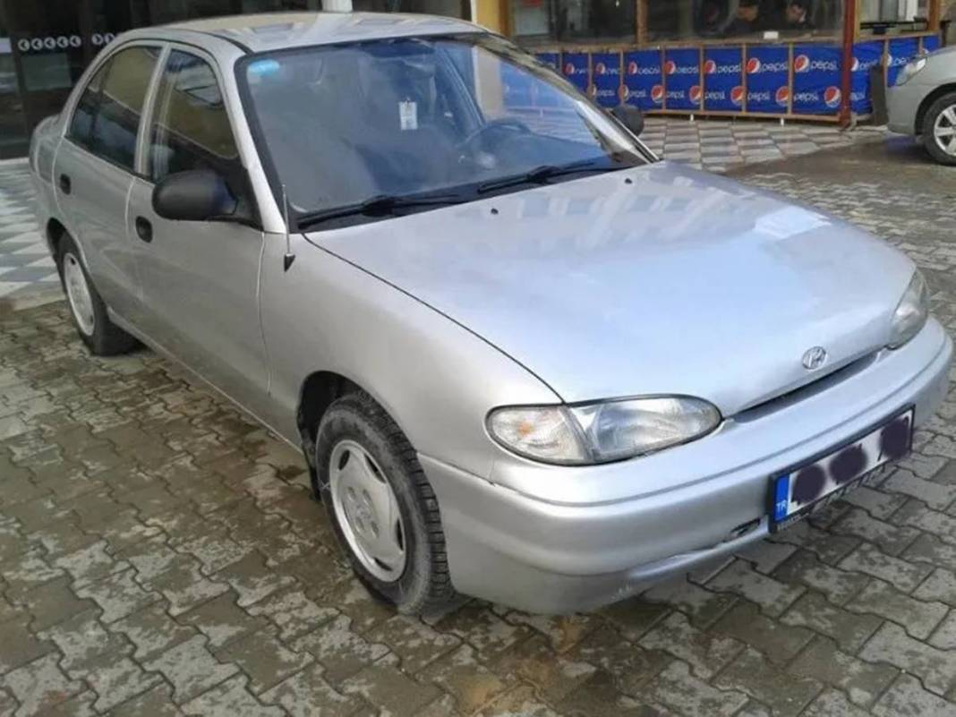 Uygun fiyatlı araba arayanlar havalara uçacak! 100 bin TL'ye alınabilecek en iyi 5 otomobil 4